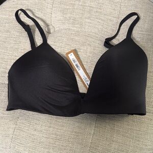 Black Women's Skims wireless form tshirt Bra